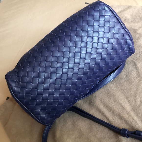 Bottega Veneta ( Like New) - Picture 4 of 13